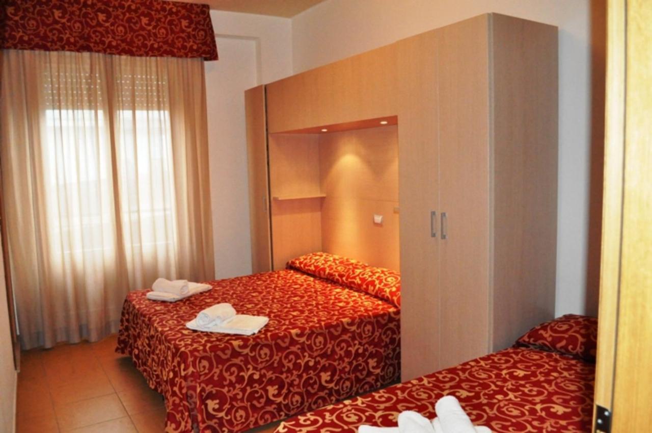 Hotel Mimosa Bellaria-Igea Marina Oda fotoğraf