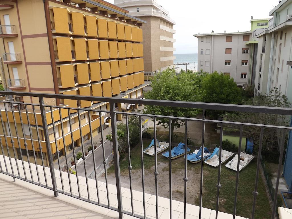 Hotel Mimosa Bellaria-Igea Marina Oda fotoğraf